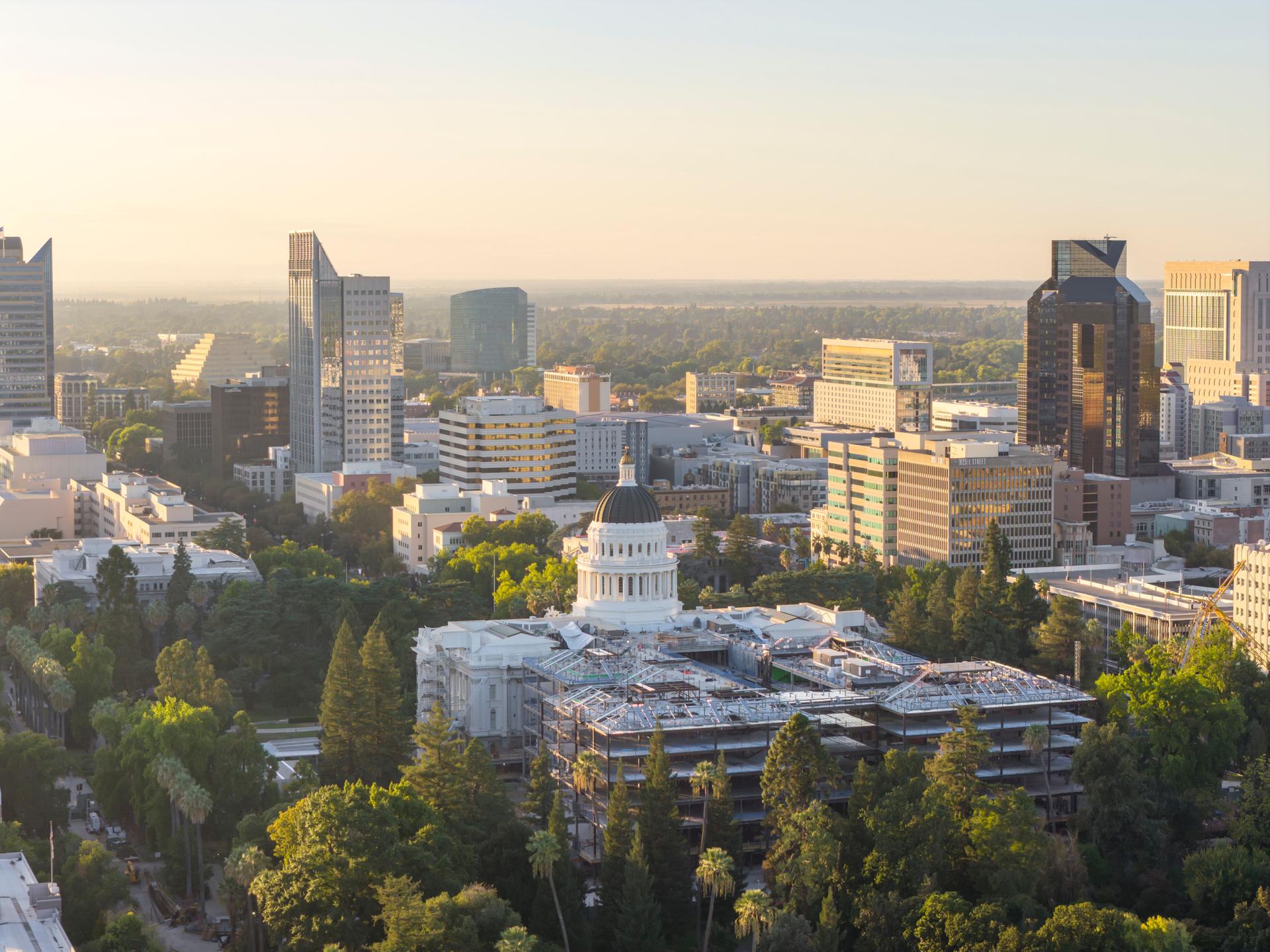 California Pioneers Independent AI Oversight, Calling for National Adoption