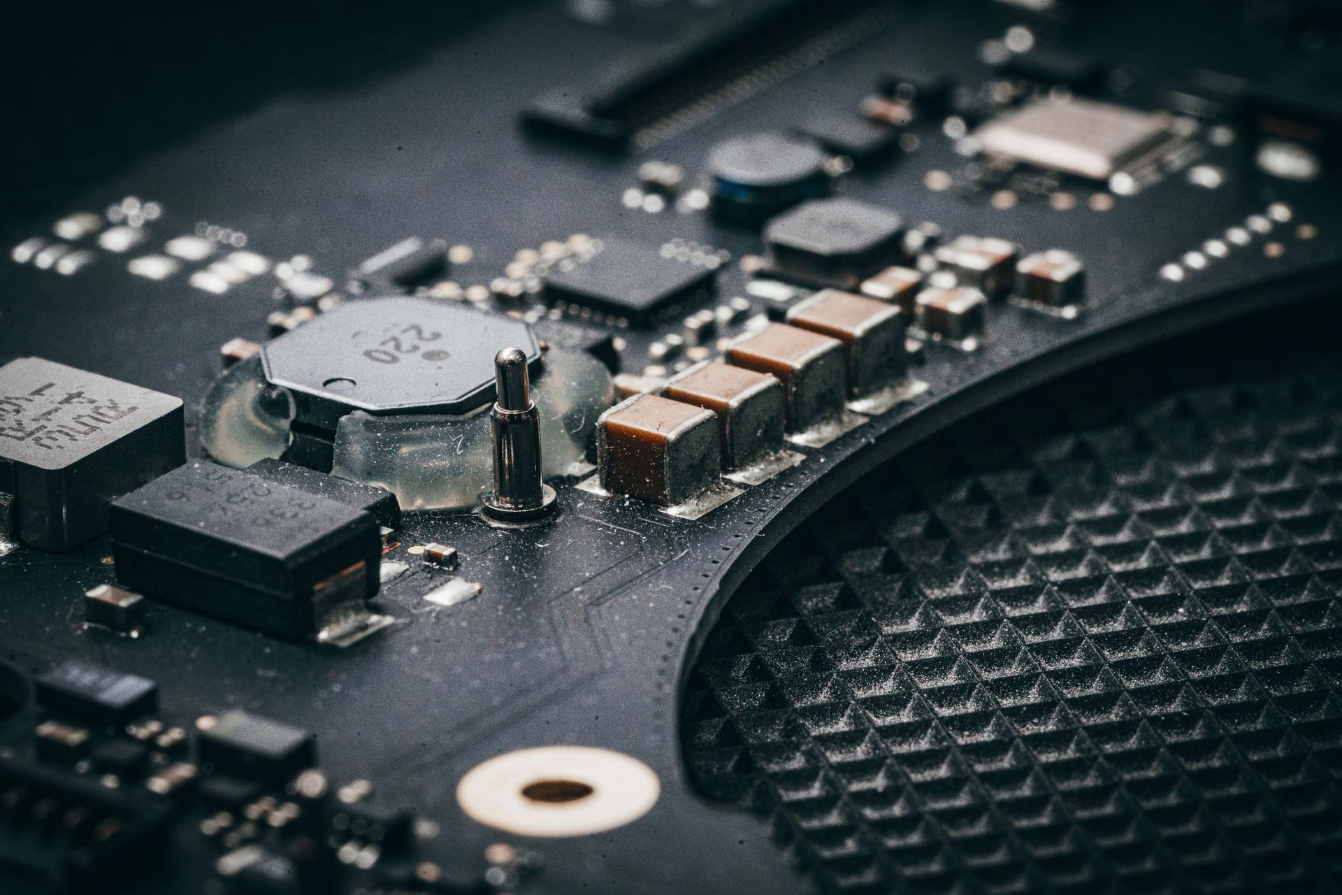 Google’s Carbon Tests Reveal the AI Race’s Manufacturing Challenge